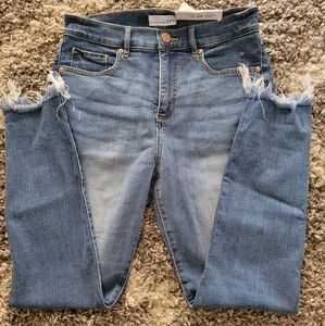 NWT! Loft 6P chewed hem skinny high rise jeans